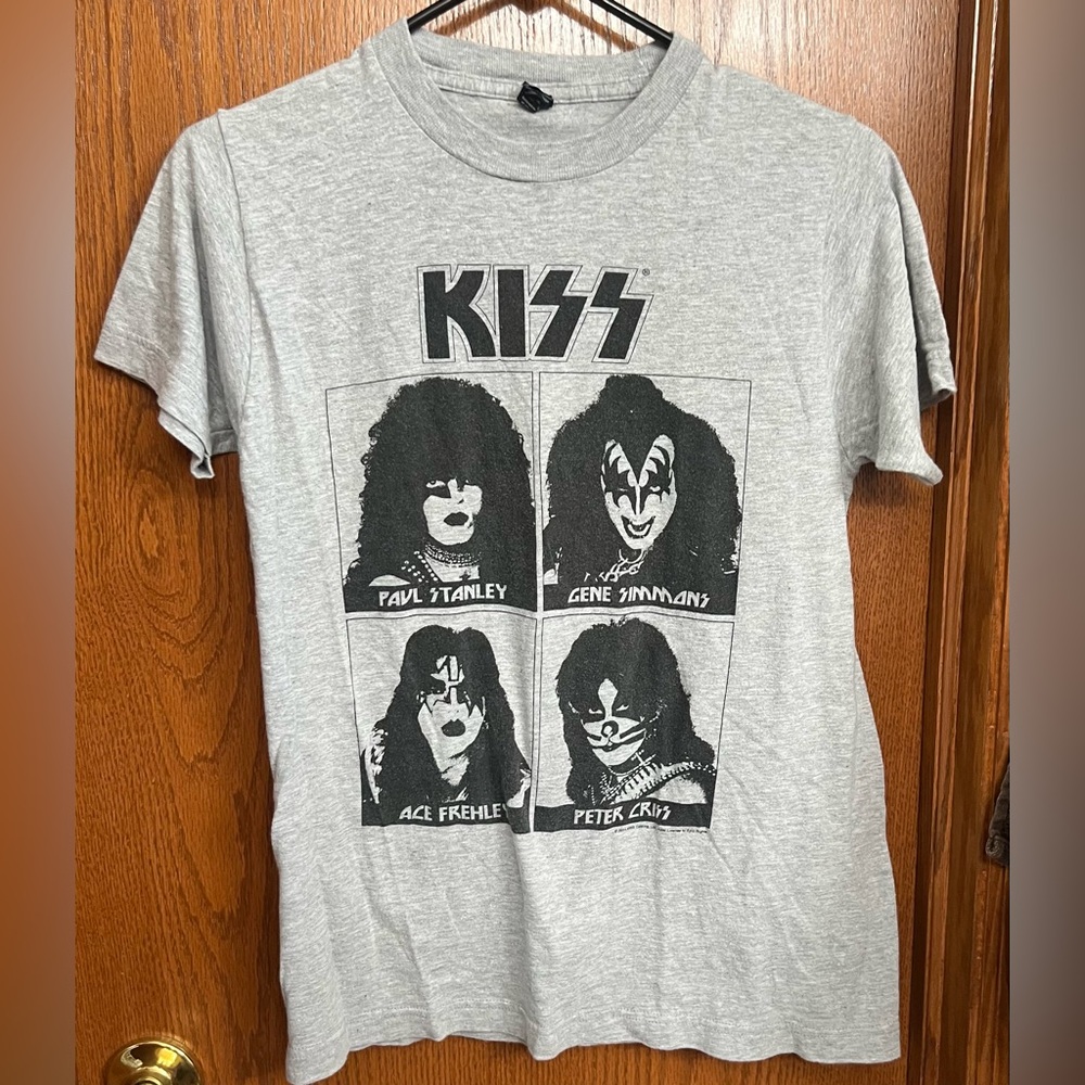 Men’s Gray KISS Tshirt Size S
